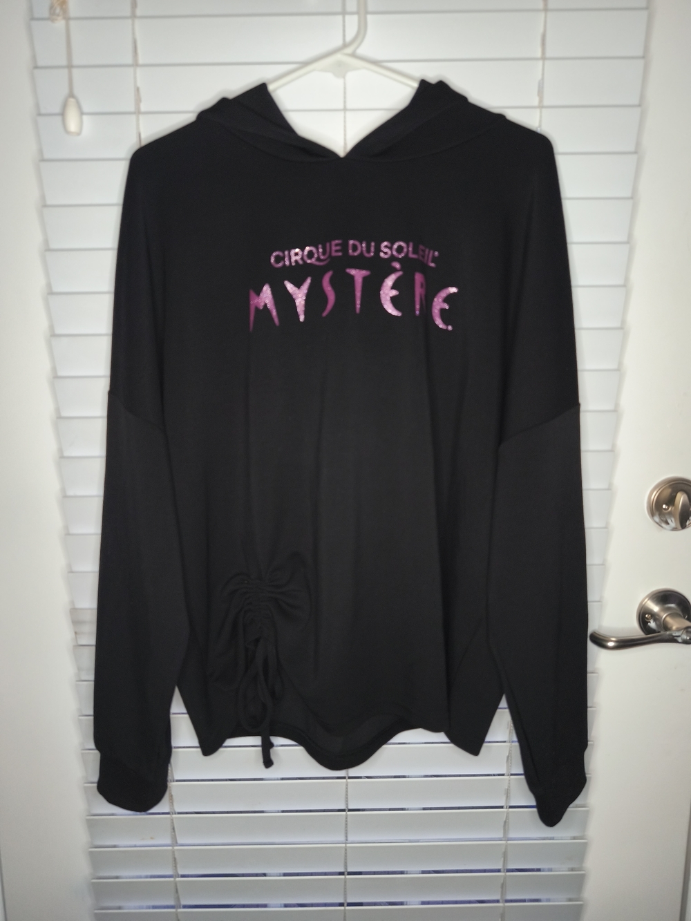 Cirque Du Soleil Mystere Womens Hoodie Size XXL Black/Pink Long Sleeve Polyester